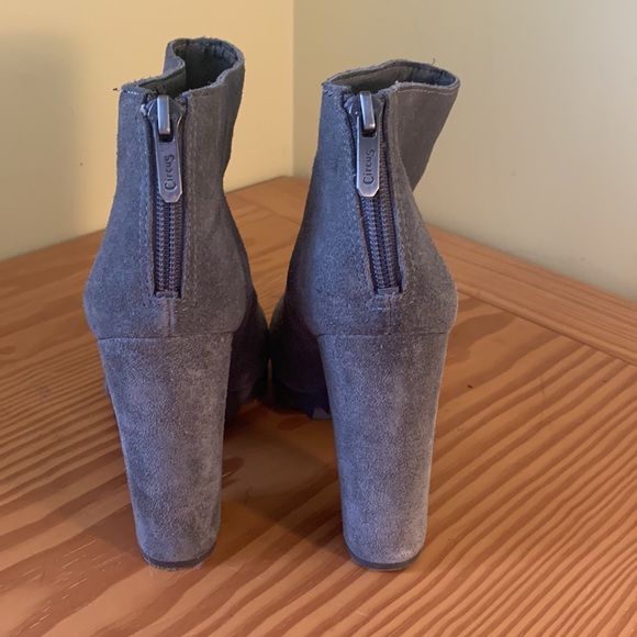 Grey Leather Sam Edelman boots. - Picture 2 of 4
